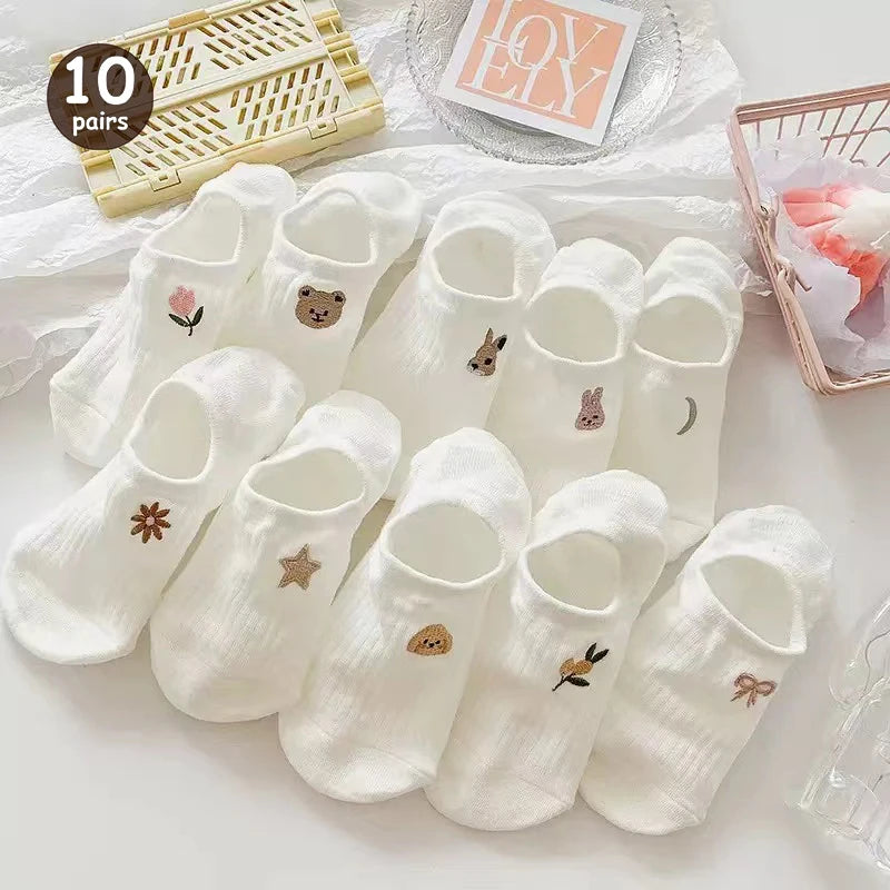 Women's Cartoon Teddy Bear Ankle Socks – Fashionable & Comfortable Footwear - Image 15