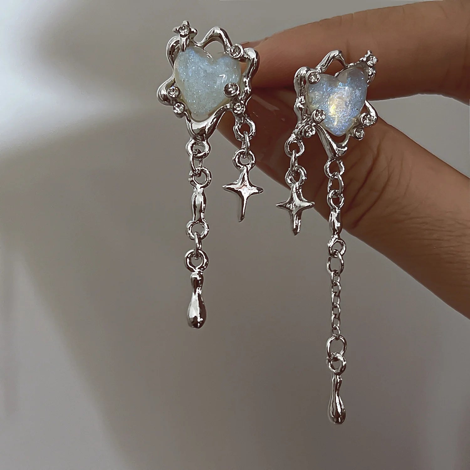 Y2K Irregular Liquid Earrings – Silver Geometric Clip for Trendsetters - Image 7